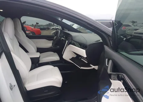2018 Tesla Model X 100D/75D/P100D z USA, uszkodzony, nr VIN 5YJXCAE2XJF102379